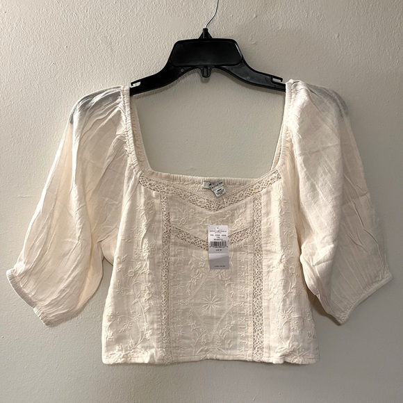 American Eagle Outfitters Tops - NWT American Eagle Crochet Lace Smocked Crop Top